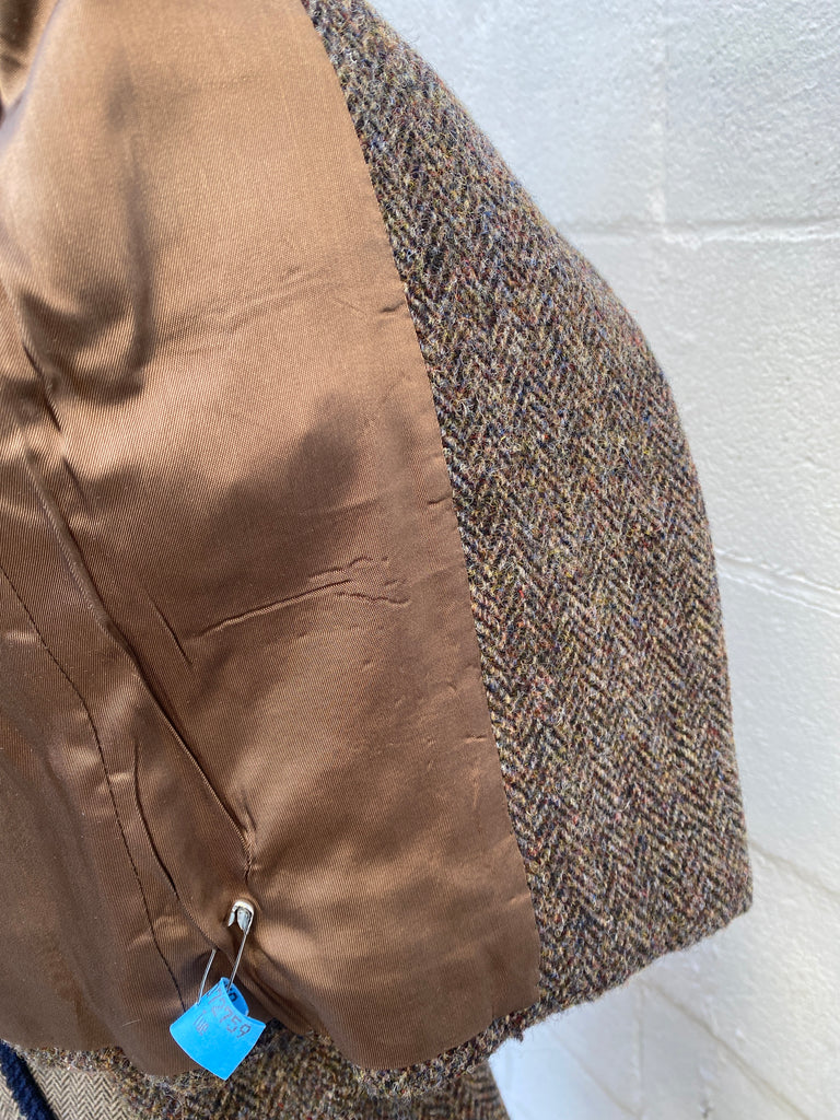 1970s T Jones tailored Herringbone weed light brown cropped jacket with hidden buttons, fully lined, womens size XS / Small