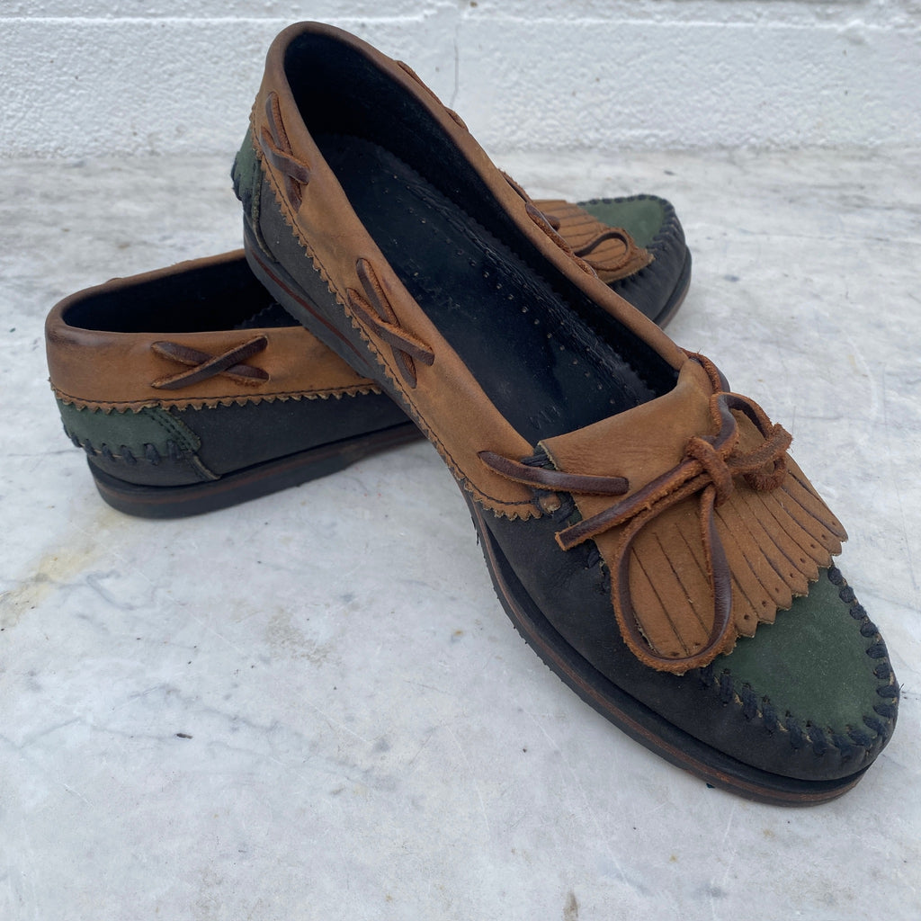 Women 8M 1990 Cole Haan  Tri Colored Brown, green, black, oiled leather fringed Oxford slip on preppy shoes. FREE SHIPPING!