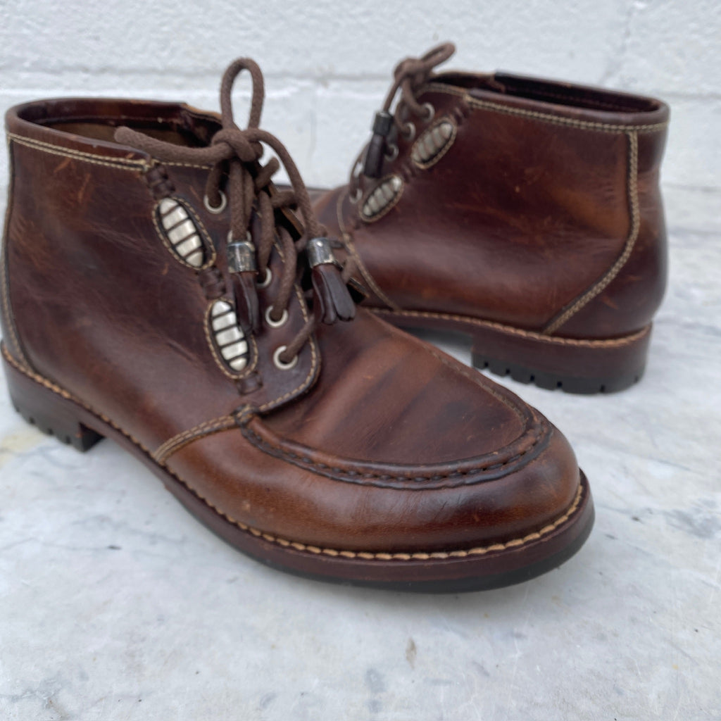 Womens 8M 1990 Cole Haan "Country" Women's Brown Oiled leather rugged Chukka lace up ankle boots with thick tread sole. Made in Brazil